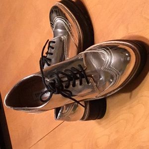 Steve Madden platform wingtips